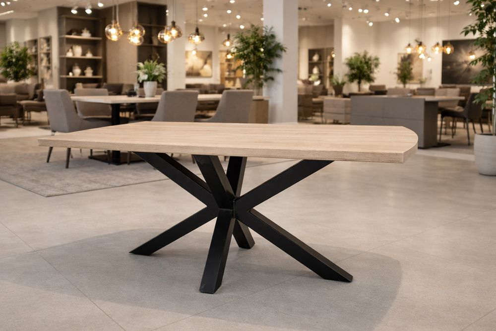 Masa living/dining room spider