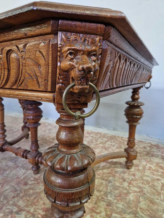 Великолепно резбована френска ренесансова трапезна маса