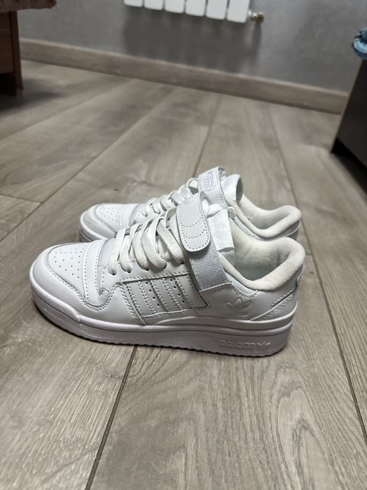 кроссовки adidas forum low цвет белый