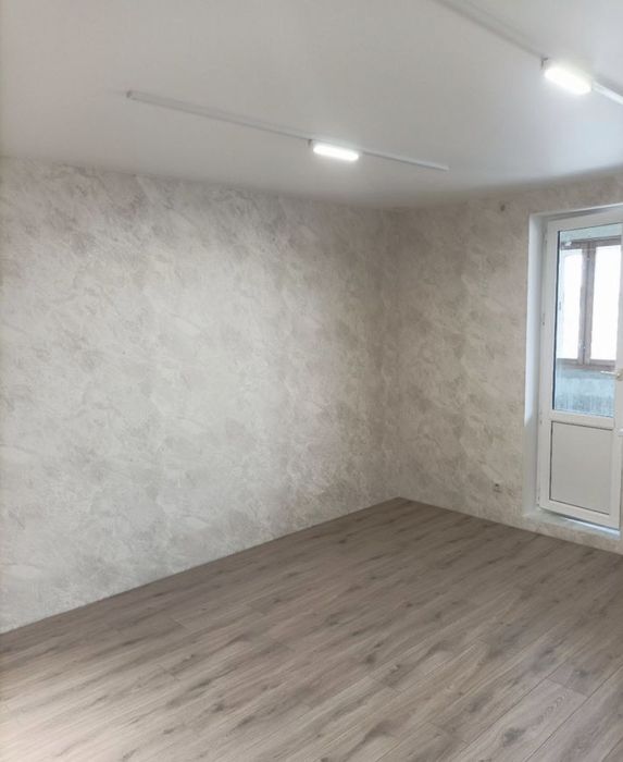 Поклейка обоев любой сложности