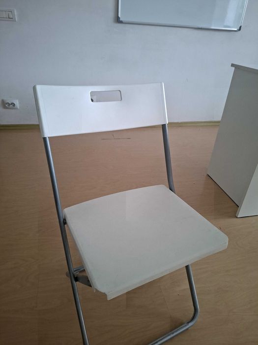 Banci scolare si scaune (13 banci/80 lei buc+20 scane/15 lei buc