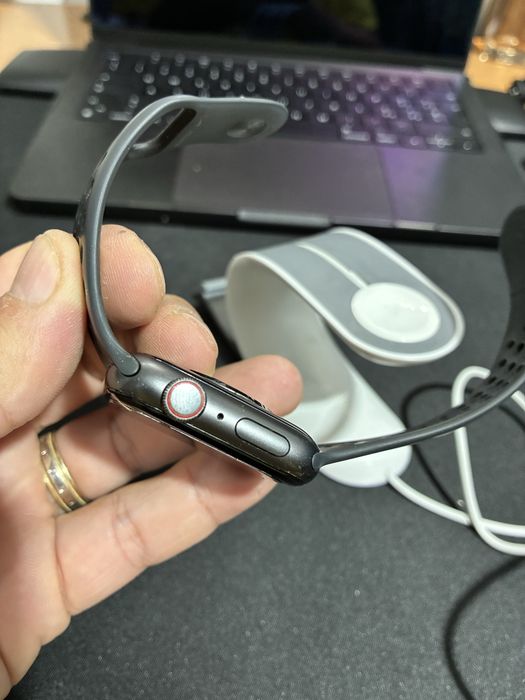 Apple Watch series 5 42 Nike edition