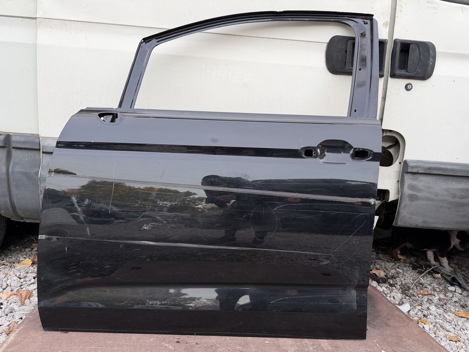 Врата VW Touran 2015 год.-