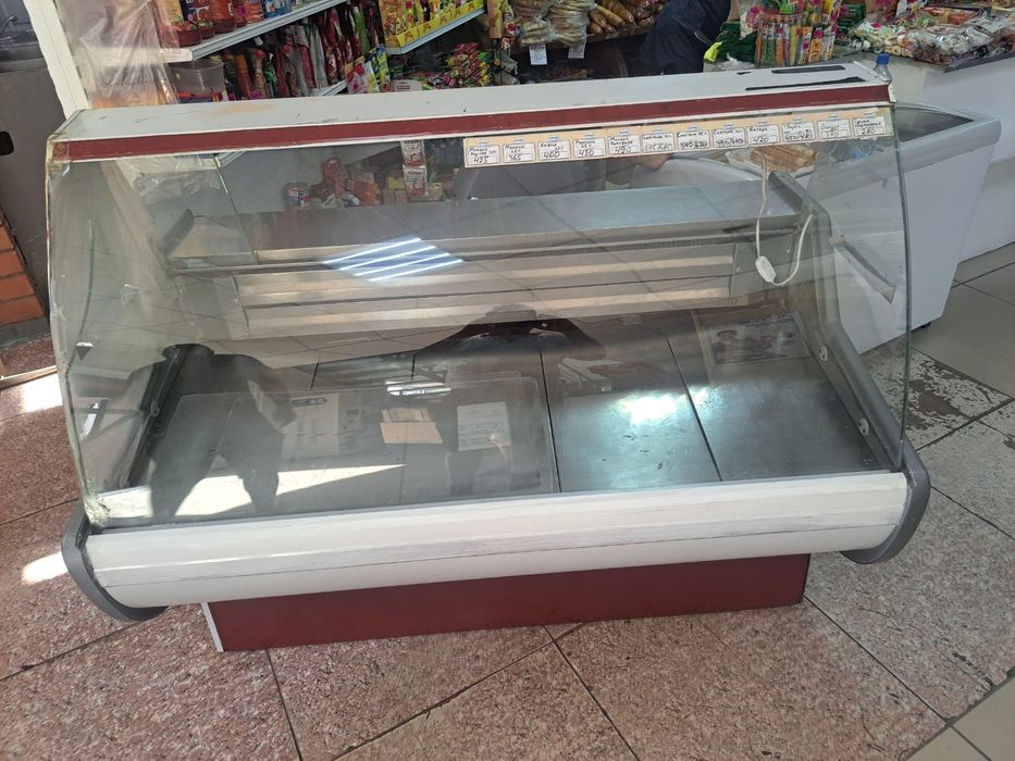 Холодильник витринный