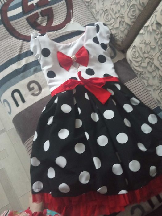 Продам платья на 9- 10лет.