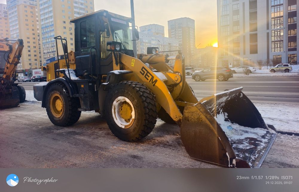 Уборка снега, мусора, опытный оператор