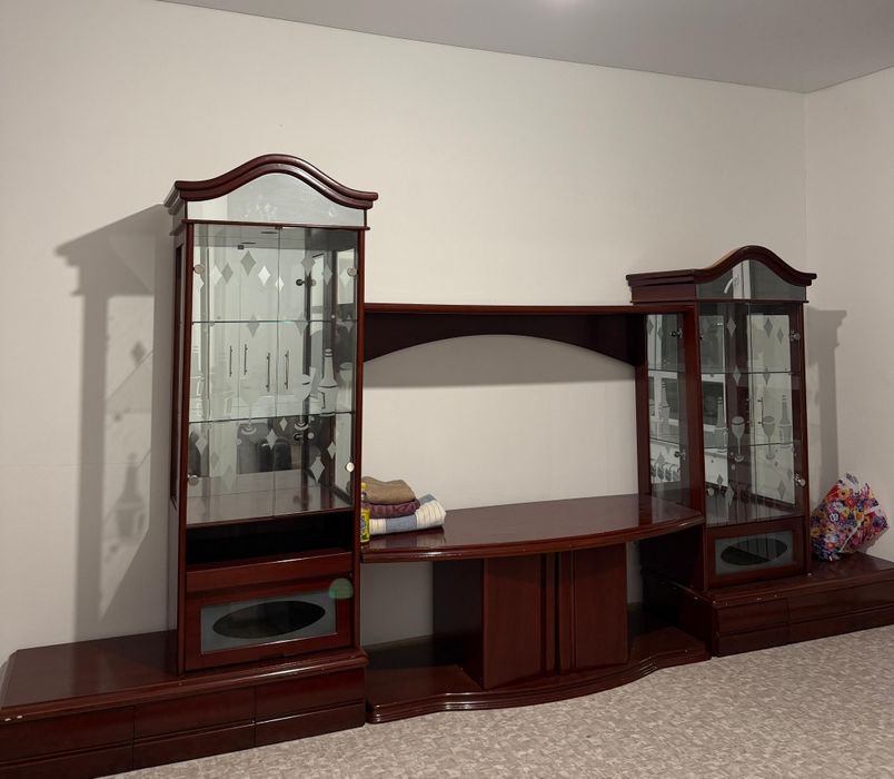 Продаётся шкаф и тв зона