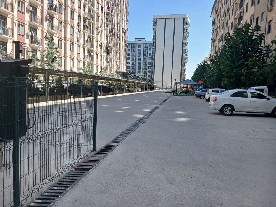 Метро Яшнабод район ЖК Олмос 2комнатная новая ремонт мебел техники