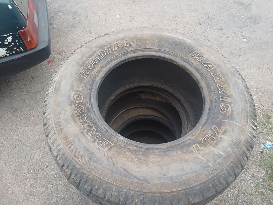 Продам резину б/у  на месте посмотрите