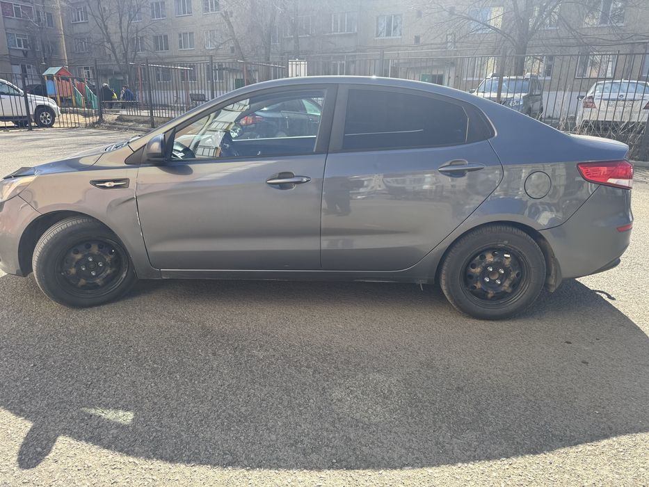 Продам киа рио 2016