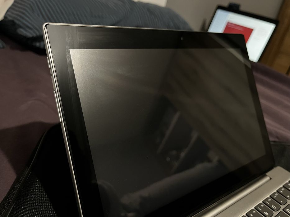 Лаптоп 2в1 Lenovo Miix 320-10ICR – 10.1” Touch, 4GB/64GB, Windows 10