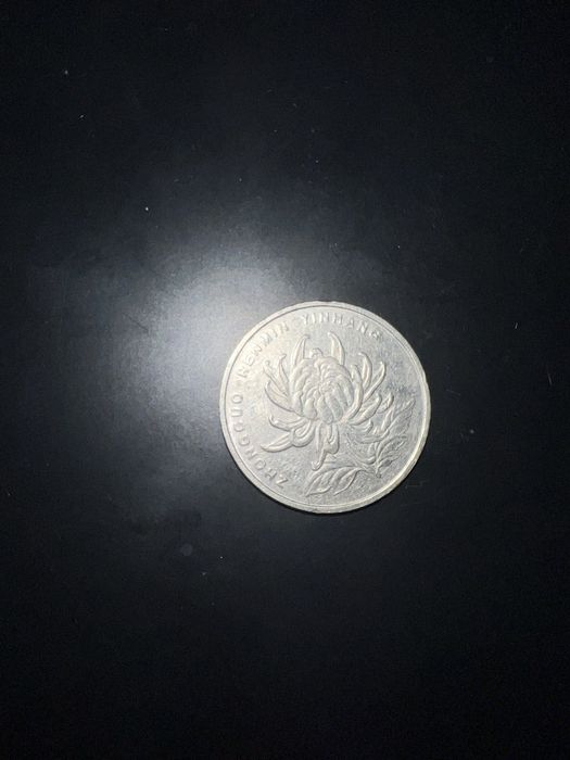 Монету продаю 2000 года