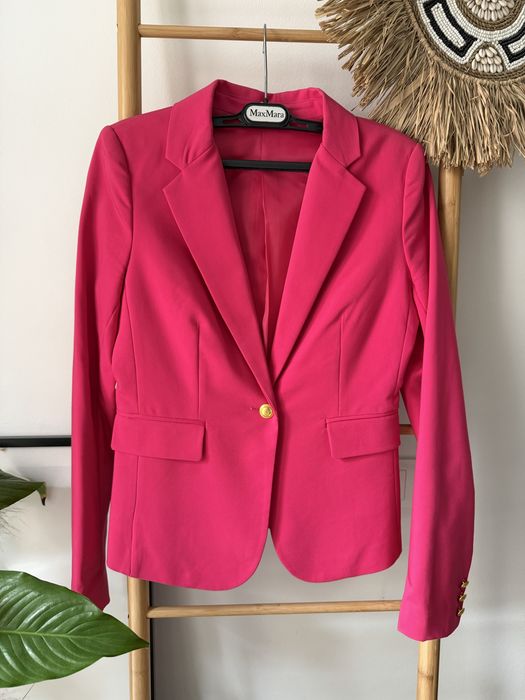 Три броя сака в бонбонен цвят и екрю