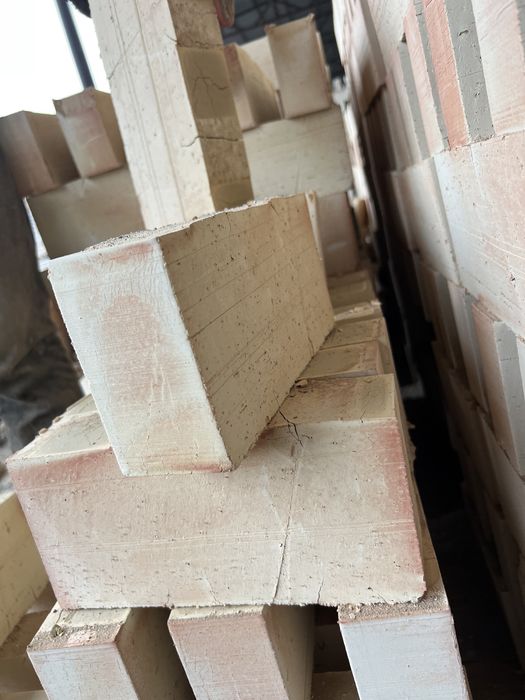 Красный кирпич керамический