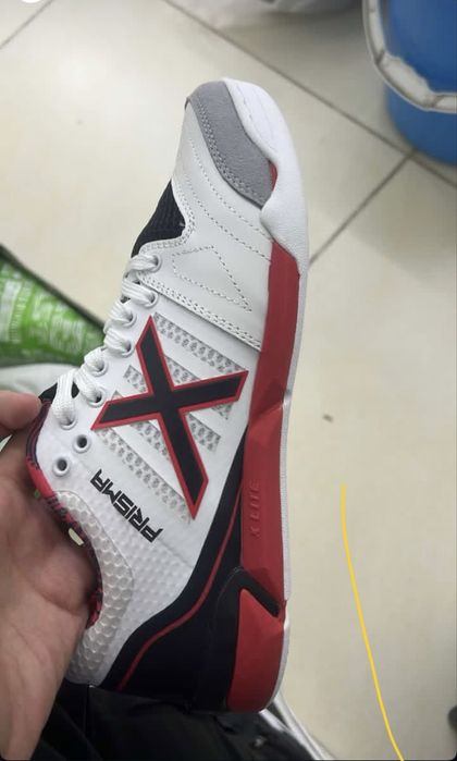 Продам кеды (футзалки) Munich prizma