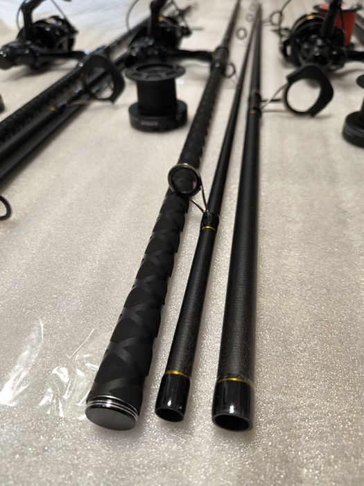 SET 4 Lansete FL VIPER 3.90m 3.5 LBS 3 tronsoane + 4 Mulinete AVIATOR