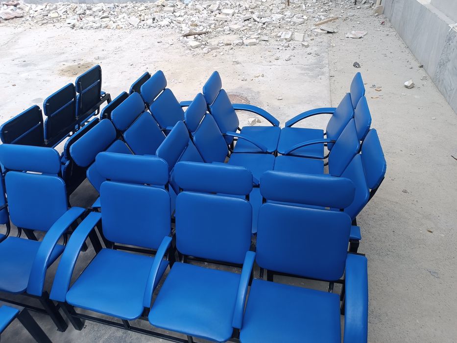 Кресло  аэропорт трёх местный.