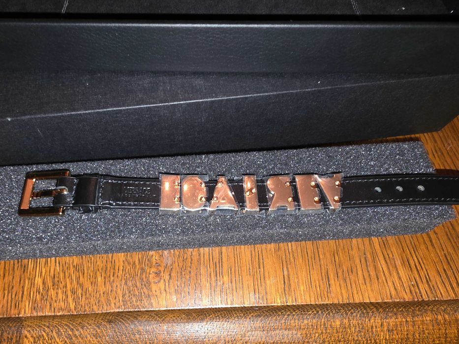 VERSACE нова оригинална дамска кожена гривна