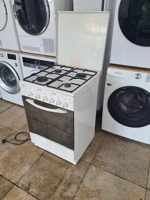 Aragaz Zanussi cu Rotisor