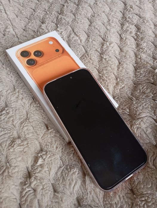 Продам Айфон 17 pro мах новый