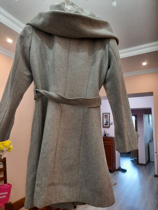 Продам дёшево новое пальто