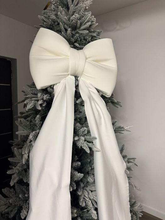 Vând funda mare alb ivoire