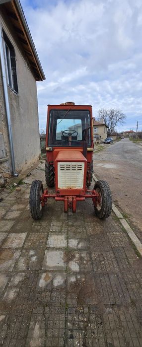 Продавам трактор Владимировец