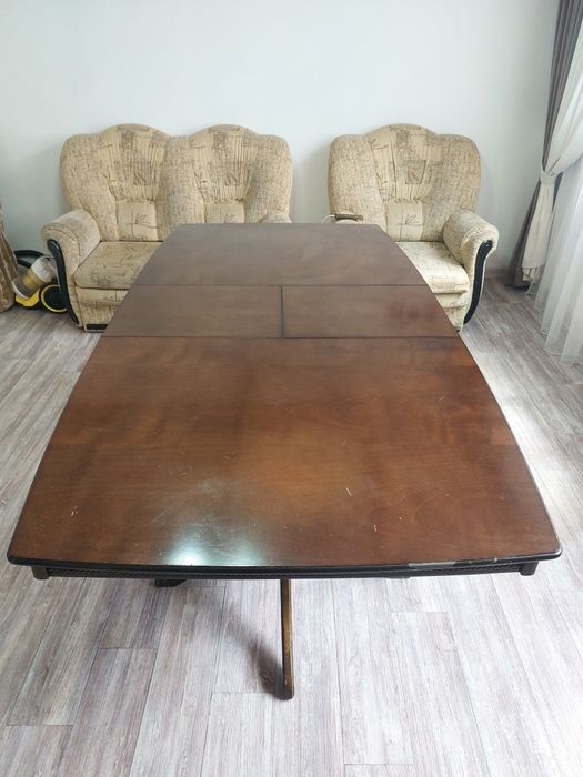 Продам стол в отличном состоянии