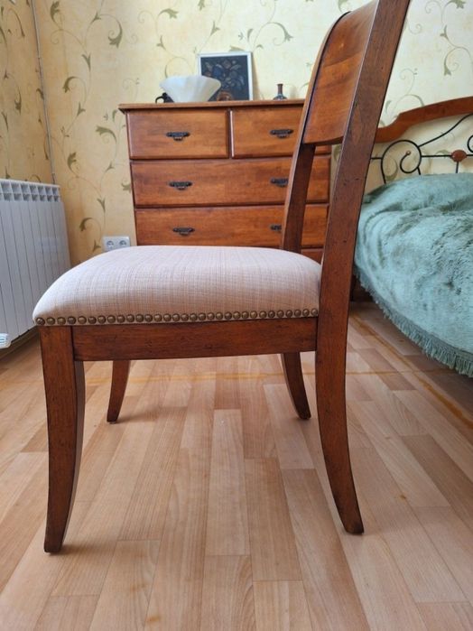 Продам деревянный стул