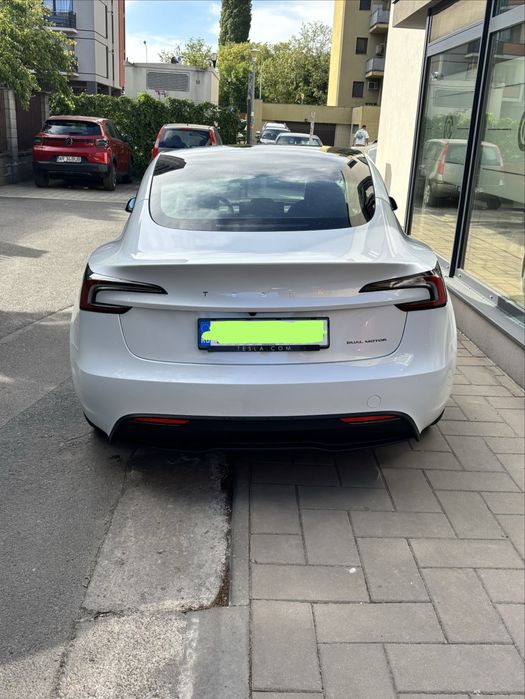 Tesla Model 3 Long Range AWD