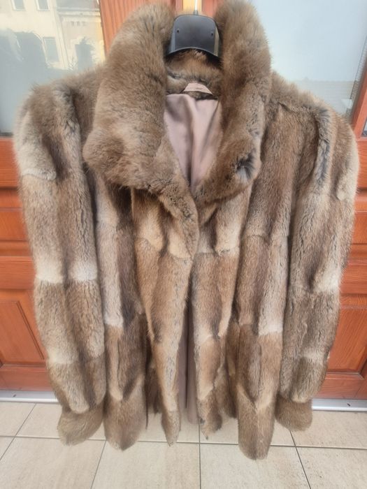 Vand haina de blana naturala