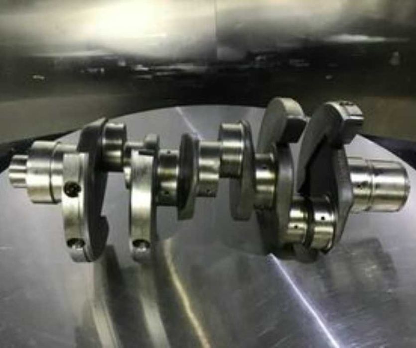 Vibrochenuri-arbori cotiți pentru motoarele utilajelor de construcții