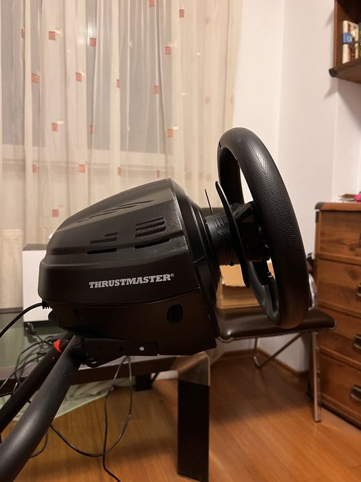Volan gaming Thrustmaster T300RS GT si suport volan Huzaro Speed 3.0
