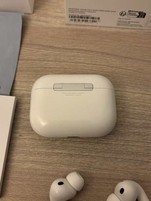 Apple AirPods Pro 3 - Фактура и Гаранция