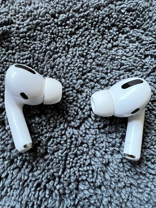 Vând căști Apple AirPods Pro 1