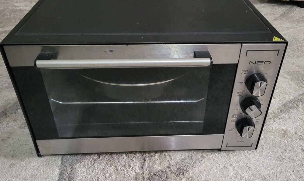 Продам электропечь 25000