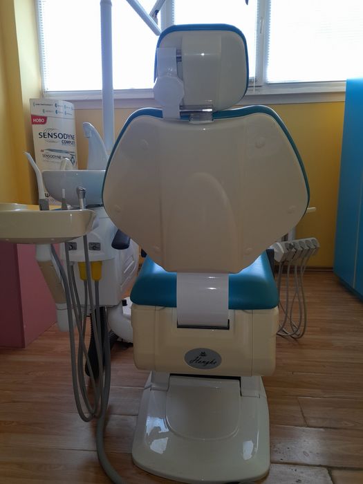 Продавам стоматологичен стол