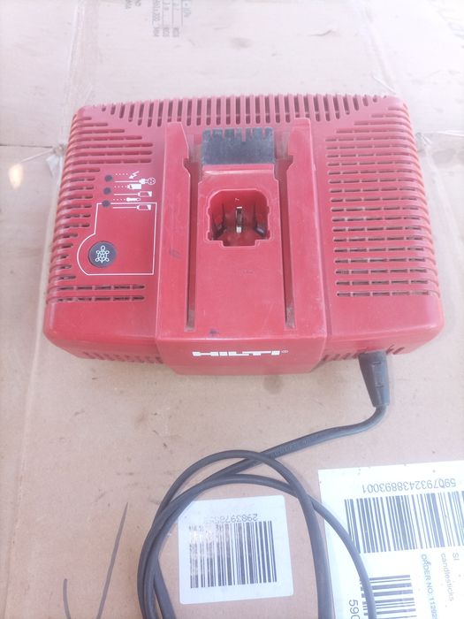 Vând încărcător hilti  4,8-36v, siguranțe, mașină polișat