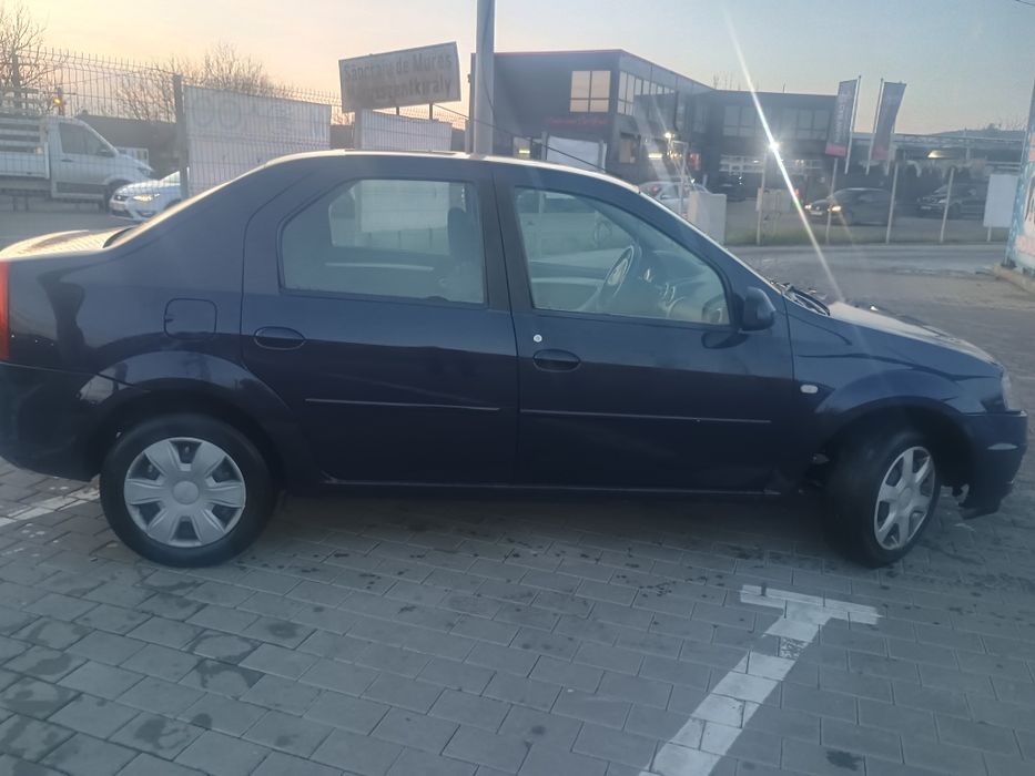 Vând Logan an 2011 benzină+ gpl