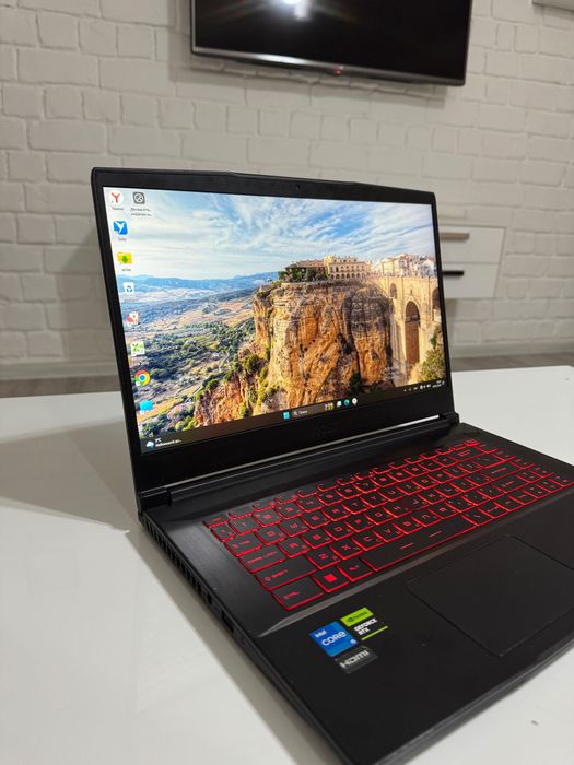 Ноутбук MSI с RTX 20 серия / Intel Core i5 / 8GB / 256GB SSD