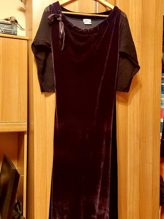 Продавам    голям размер дамски рокли