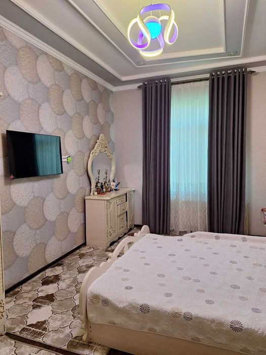 Hovli sotiladi arzoncha narxda