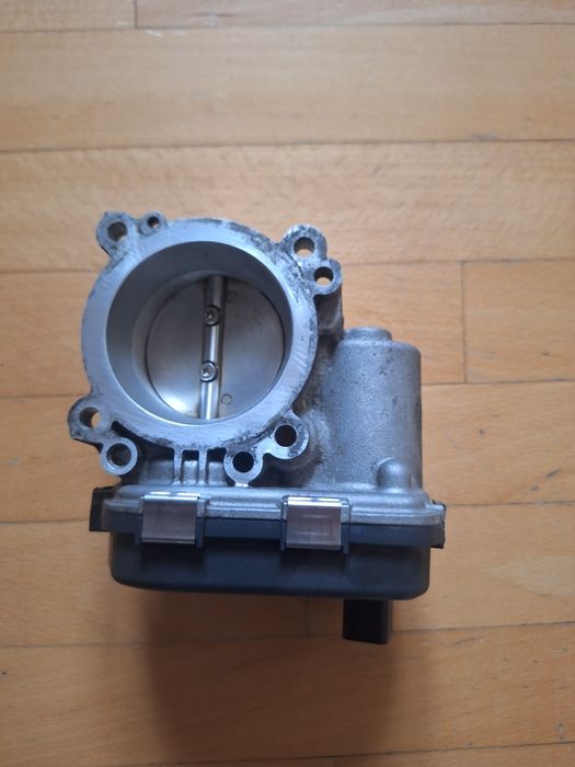 Дросел Клапан Volkswagen 1.5 tsi  04E133062Q  04E133062T