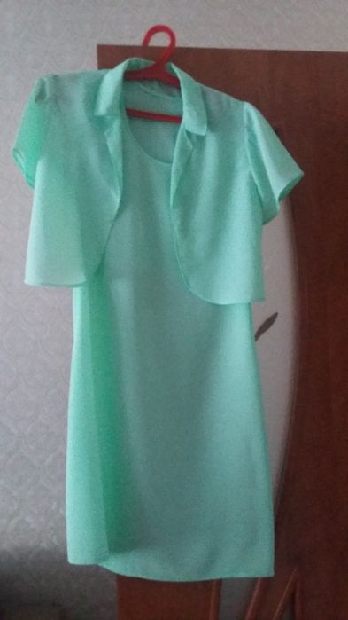 Платье с кофточкой-накидкой