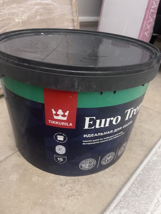 Краска Tikkurila для обоев и стен серый.