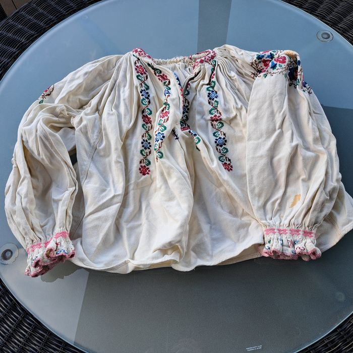 Vând cămăși ie tradiționale femeiești