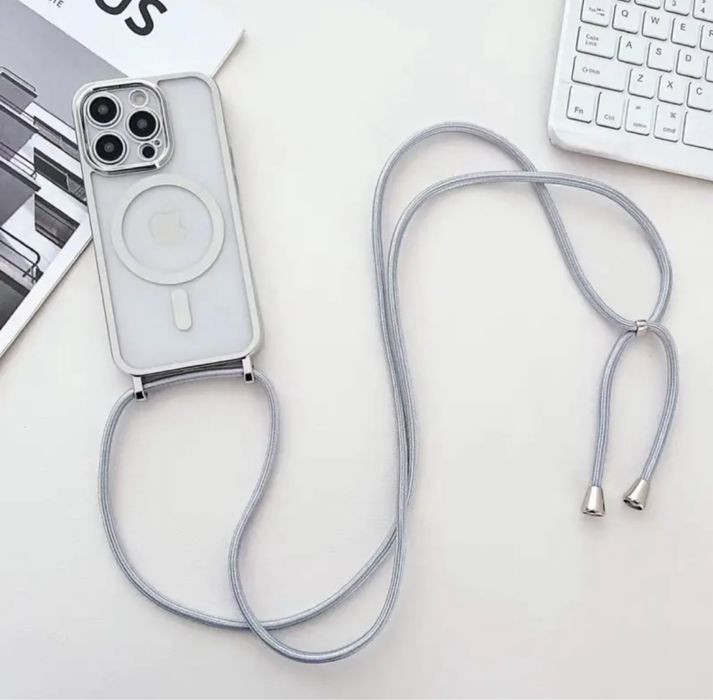 Чехол на iPhone с длинным ремешком
