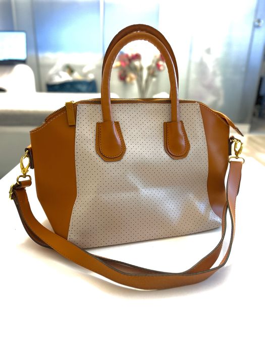 Geanta de mana, dama