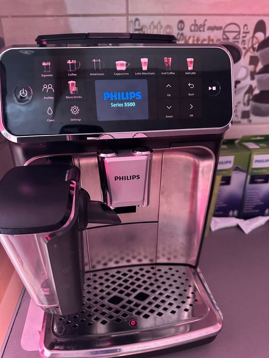 Espressor Philips 5500 series LatteGo