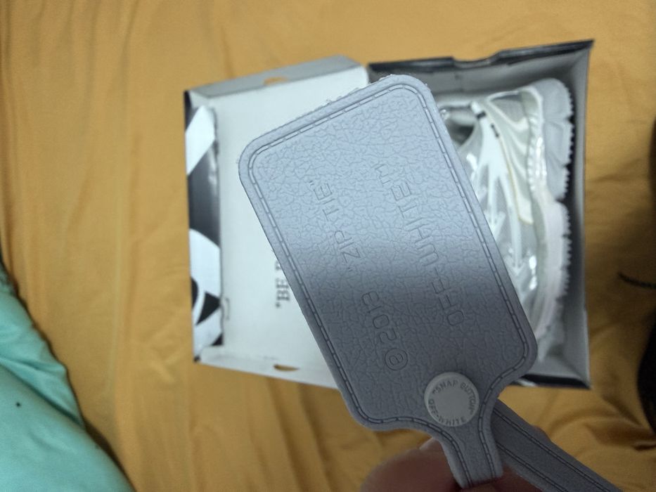 Off white adidasi noi